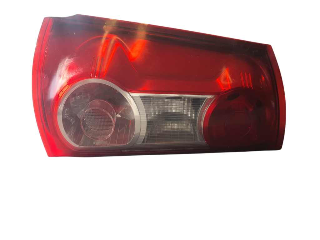 2008-2012 DACİA LOGAN SOL STOP LAMBASI OEM NO: 8200864612