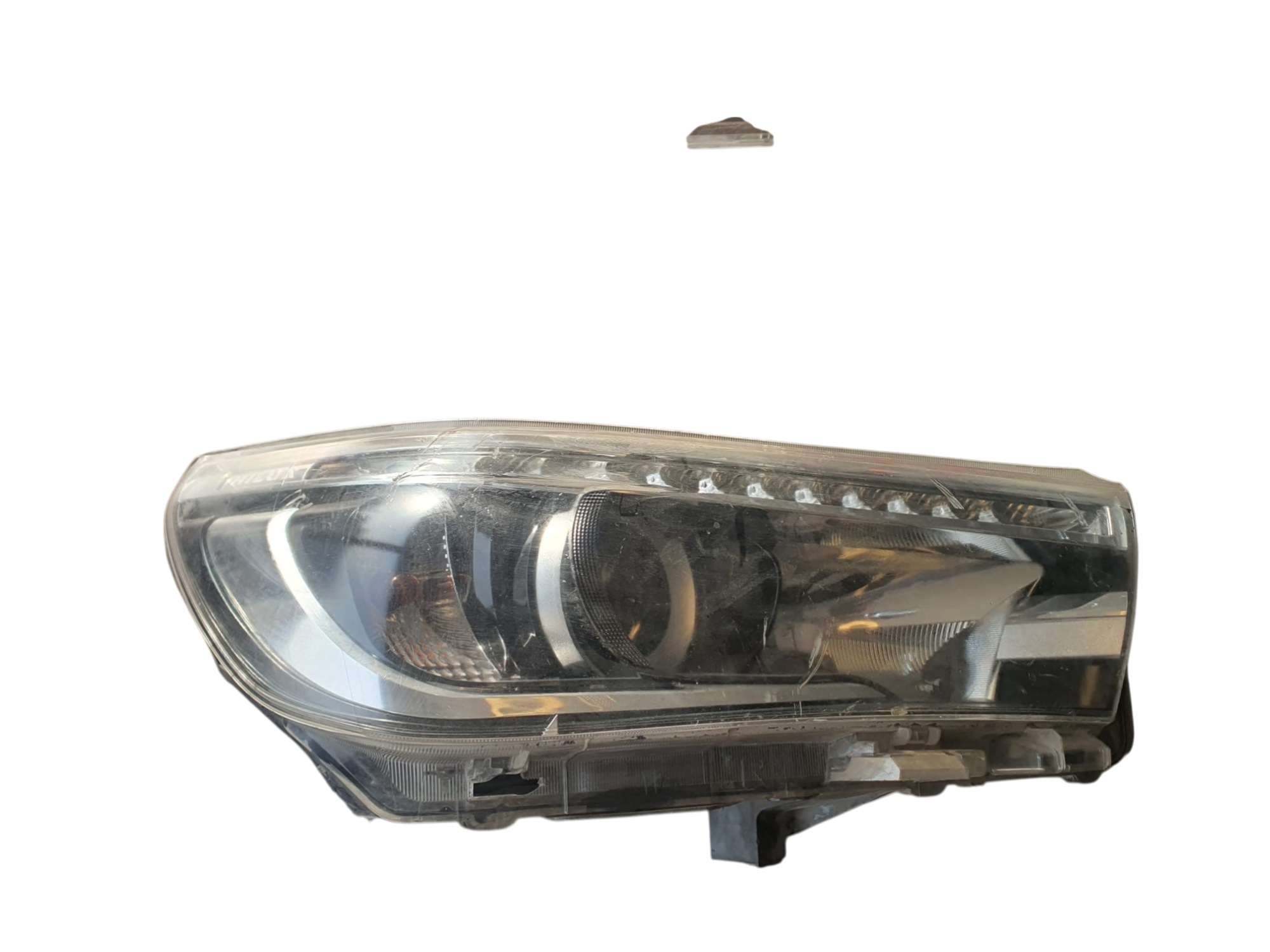 TOYOTA HİLLUX SAĞ FARI