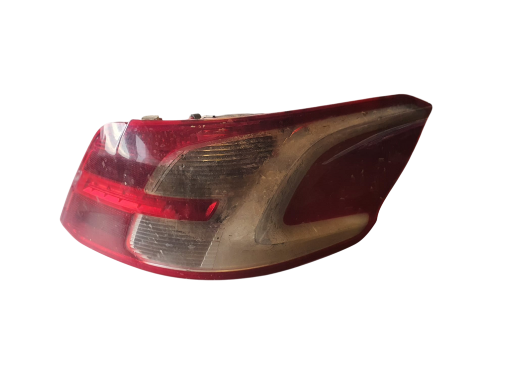 PEUGEOT 301 SAĞ STOP LAMBASI