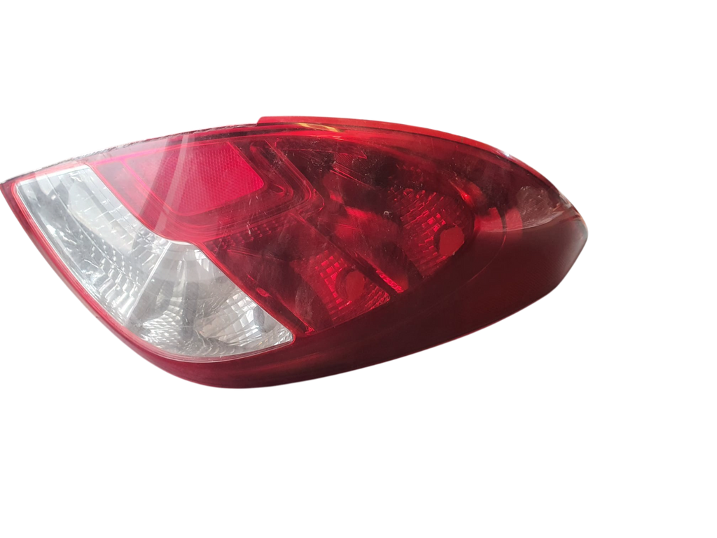 HYUNDAİ İ20 08-14 SAĞ DIŞ STOP OEM NO: 2055099900010