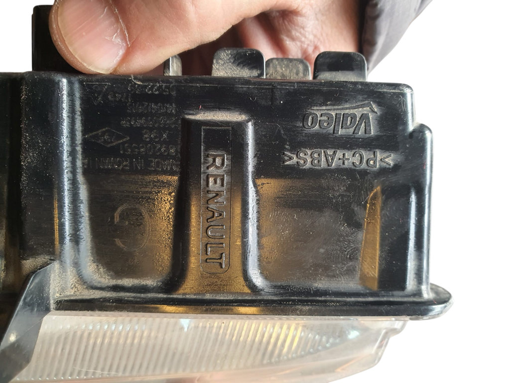 RENAULT CLIO 4 PHASE 1 1.5 DCI - 8V TURBO DİZEL İÇİN ÖN SAĞ GÜNDÜZCSÜRÜŞ FARI